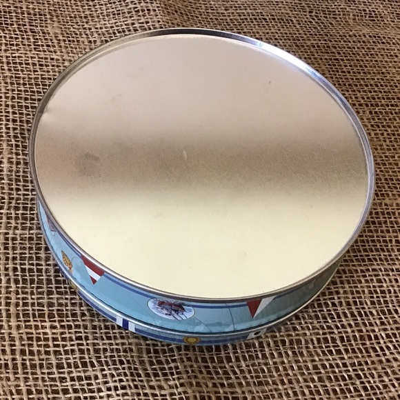 🌿 Adventurer’s Club metal tin.  Vintage - Picture 3 of 4